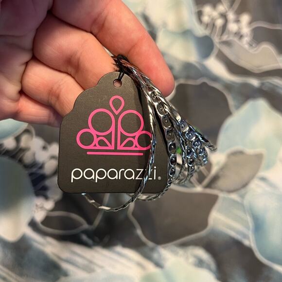NWT paparazzi silver bangle bracelets - Picture 2 of 3